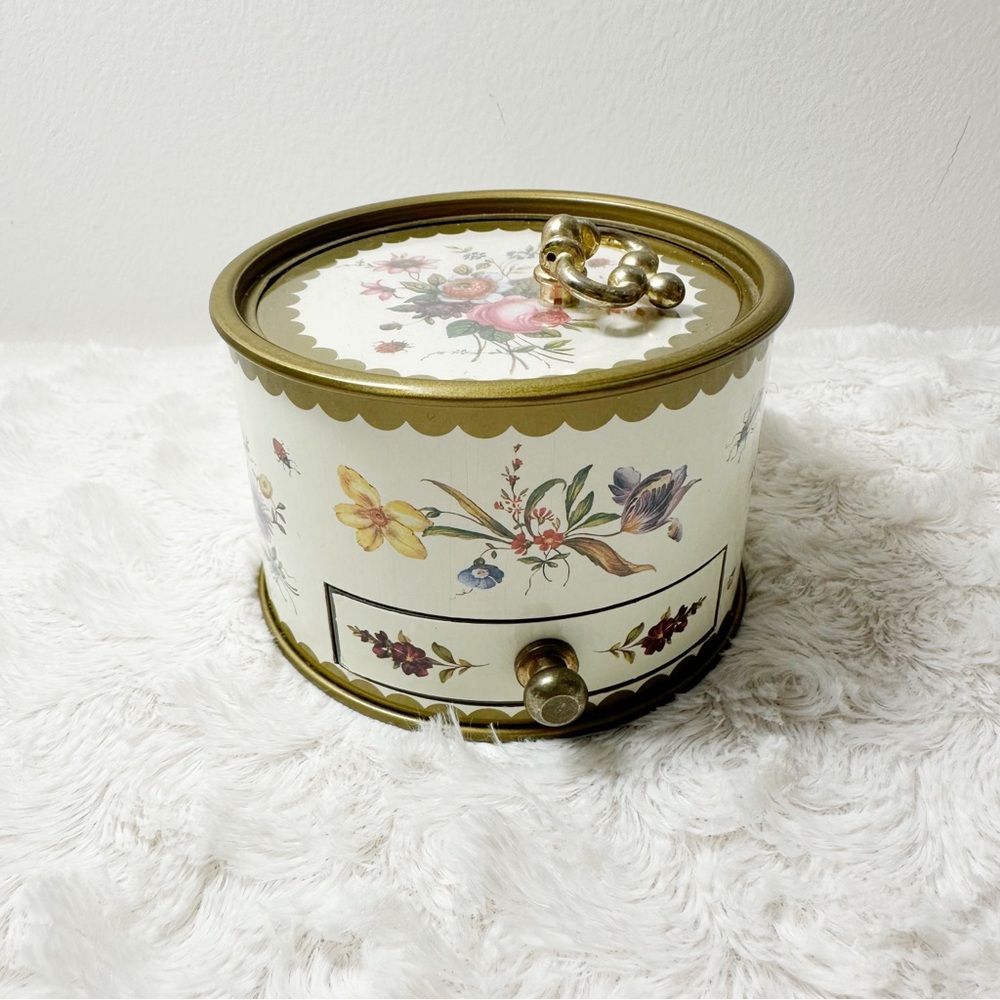 Vintage 1994 Sankyo Music Box